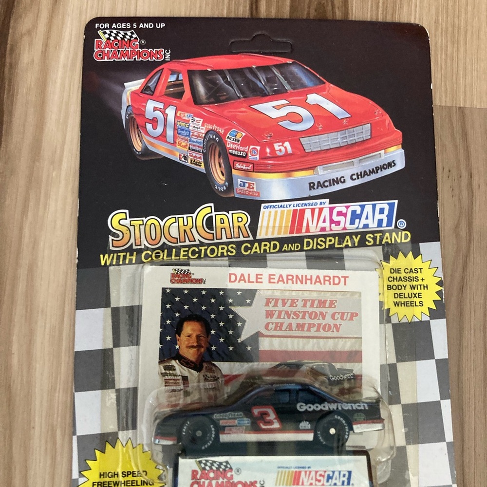 #3 GOODWRENCH Dale Earnhardt Sr 5 Time Winston Cup Champion Diecast Car&Card